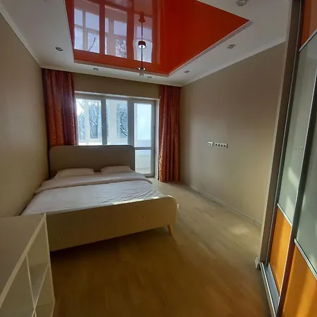 2 кімнатна біля стрийського парку, уку, близько центру Lägenhet *