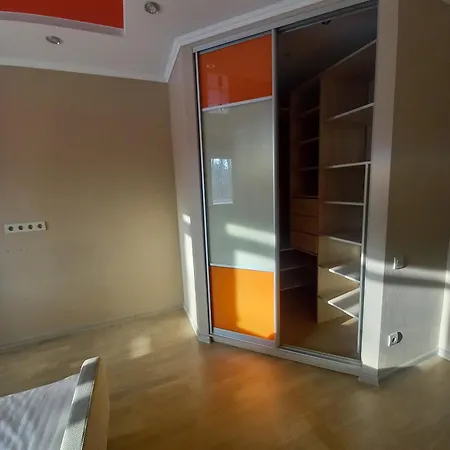 2 кімнатна біля стрийського парку, уку, близько центру Apartment *