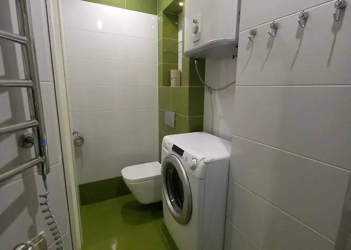 2 кімнатна біля стрийського парку, уку, близько центру Lägenhet